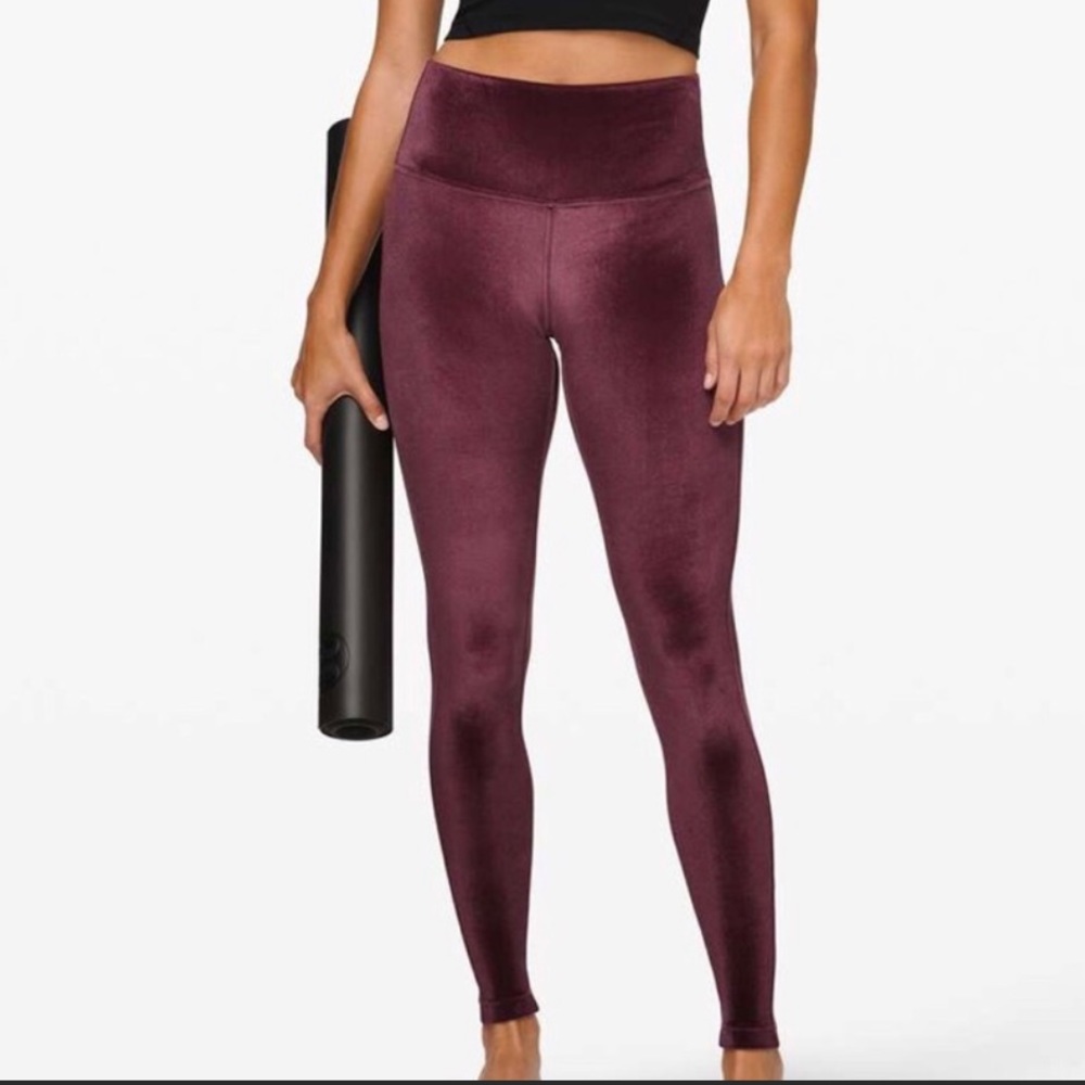 Lululemon maroon velvet wunder unders size 4